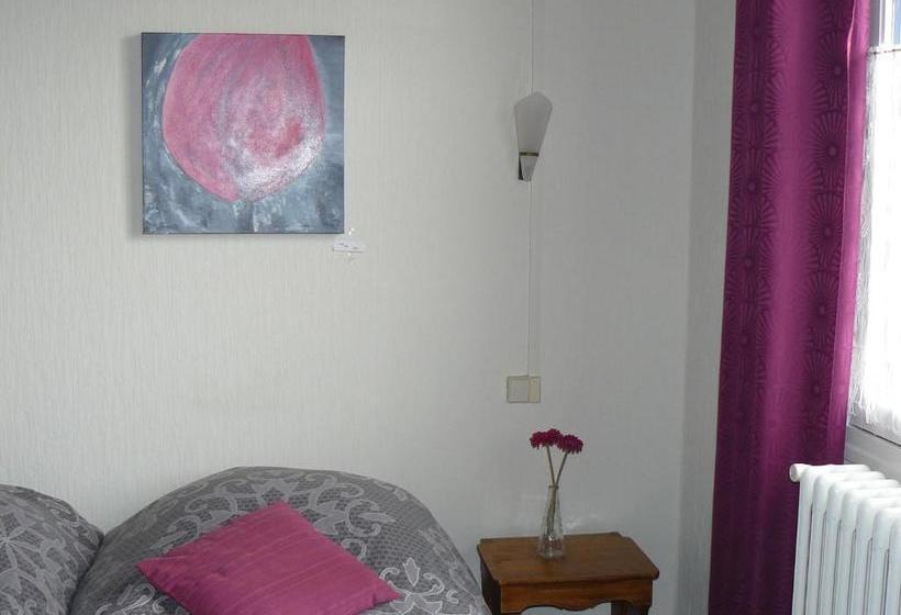 بنسيون Auberge Fleurie