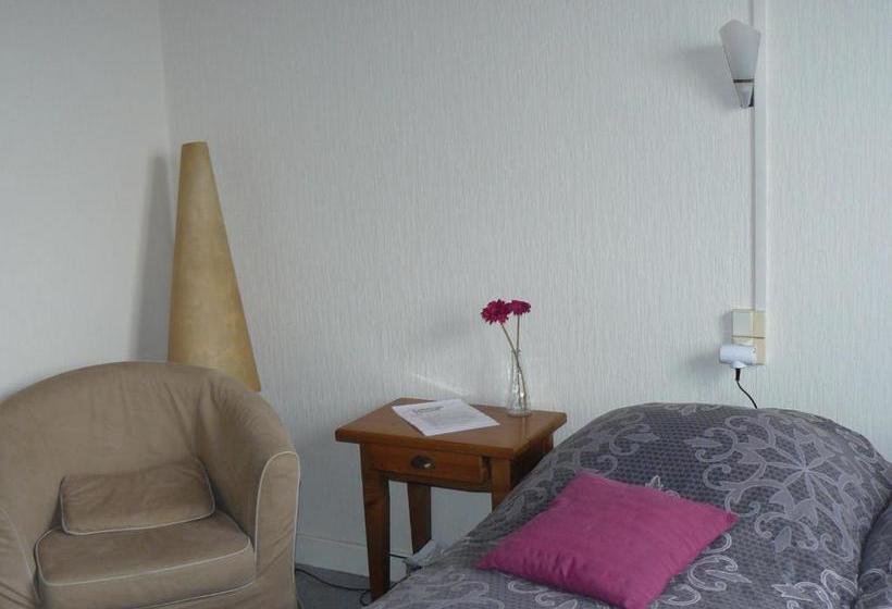 بنسيون Auberge Fleurie