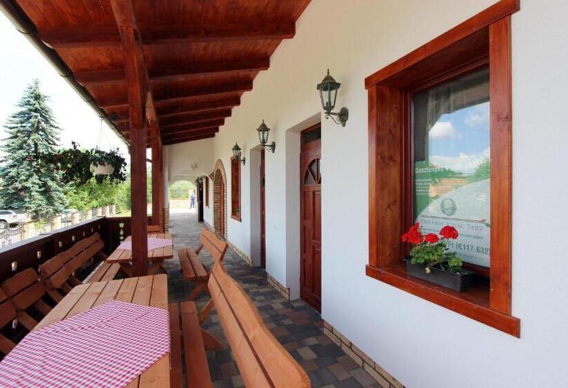 펜션 Gesztenyés Vendégház