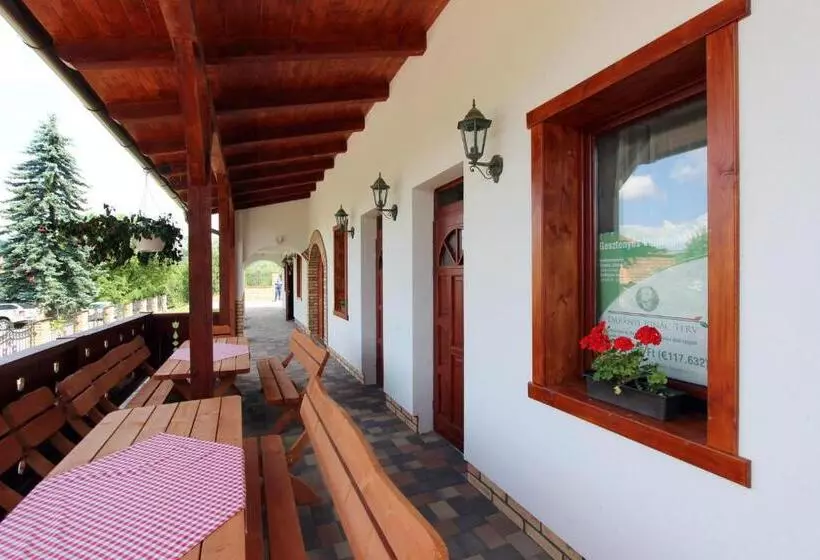 Majatalo Gesztenyés Vendégház