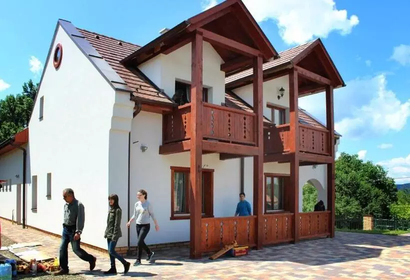 Majatalo Gesztenyés Vendégház