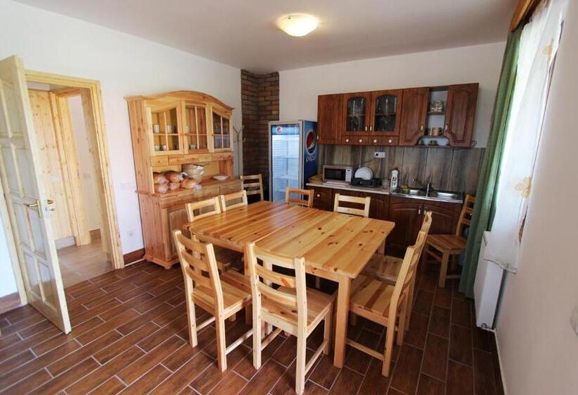 펜션 Gesztenyés Vendégház