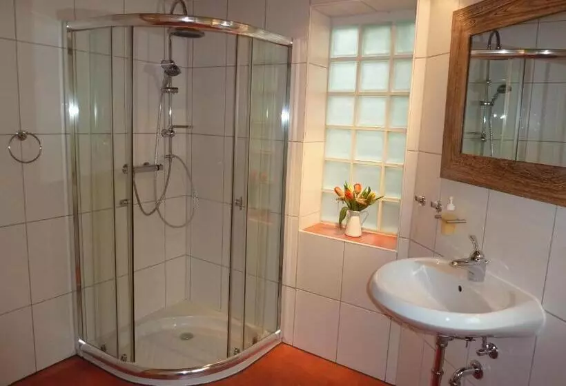 ペンション Gästezimmer Am Märchenbrunnen