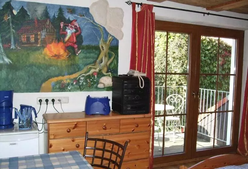 ペンション Gästezimmer Am Märchenbrunnen