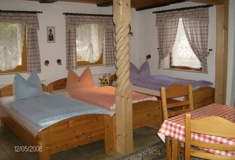 ペンション Gästezimmer Am Märchenbrunnen