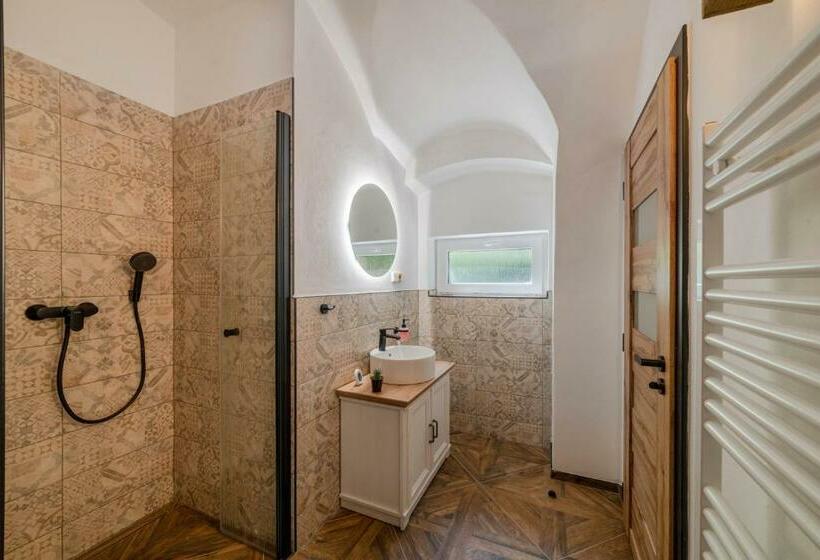 膳宿费 Hrad Vildstejn