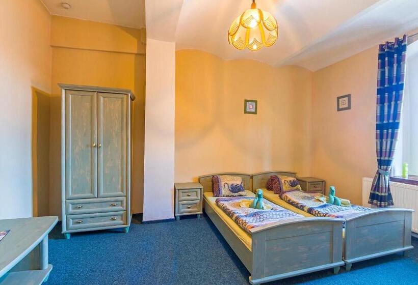 膳宿费 Hrad Vildstejn