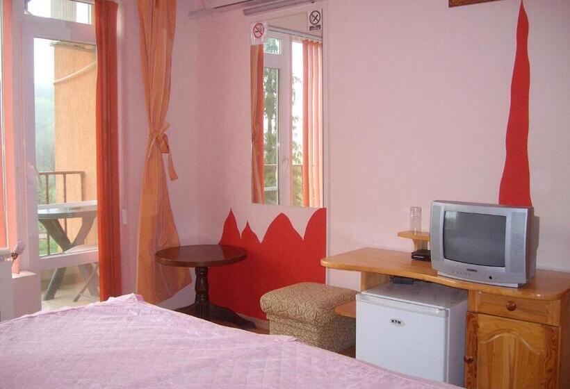 بنسيون Sveti Georgi Family