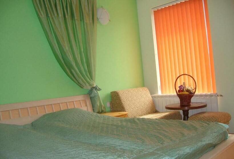 بنسيون Sveti Georgi Family