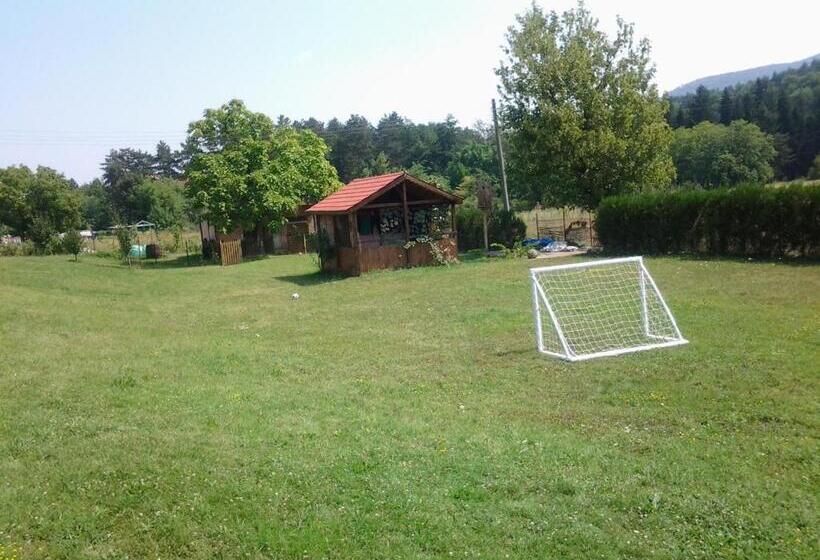 بنسيون Sveti Georgi Family