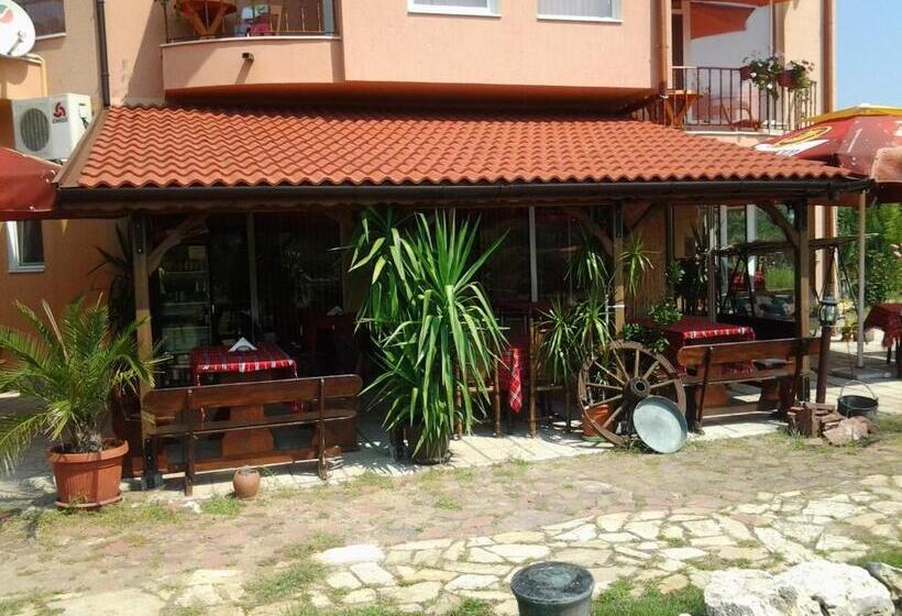 بنسيون Sveti Georgi Family