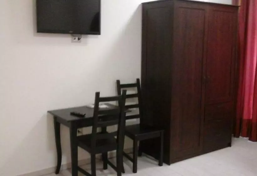 Majatalo Fgs Service Snc White Room