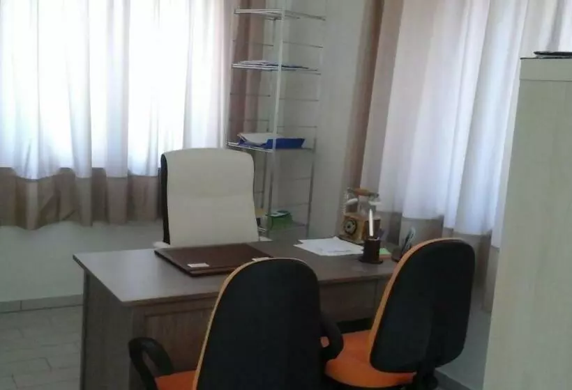 Majatalo Fgs Service Snc White Room