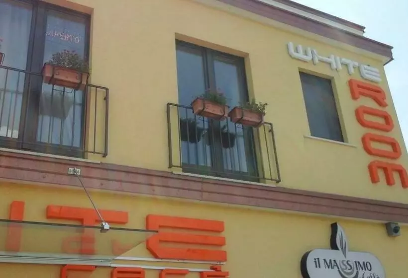 Majatalo Fgs Service Snc White Room