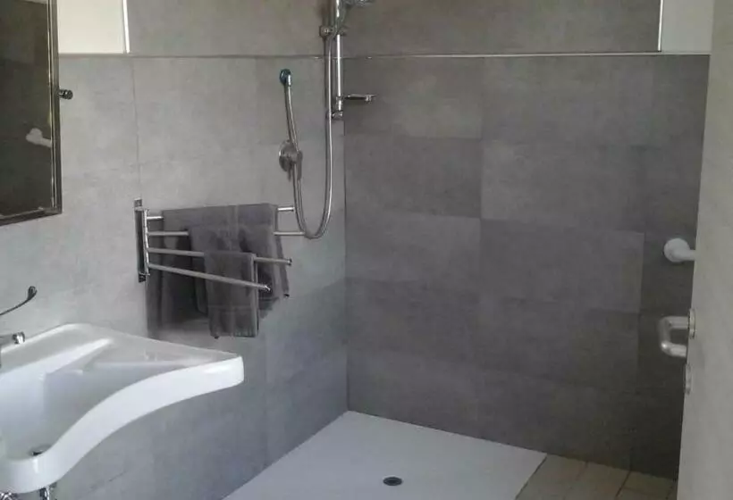 Majatalo Fgs Service Snc White Room