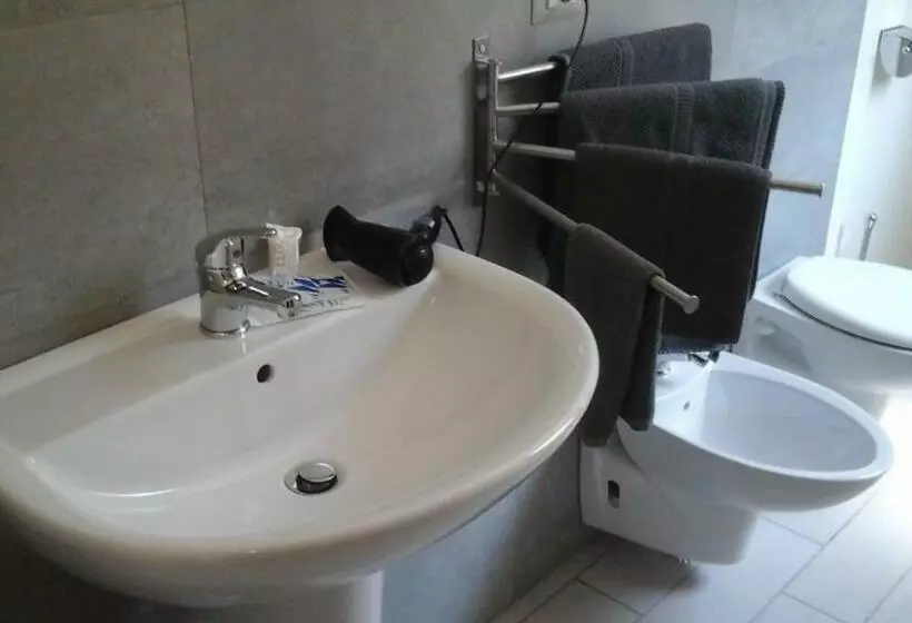 Majatalo Fgs Service Snc White Room