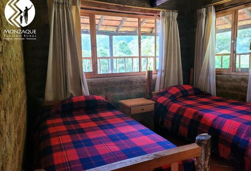 ユースホステル Monzaque  Paraíso De Bachué