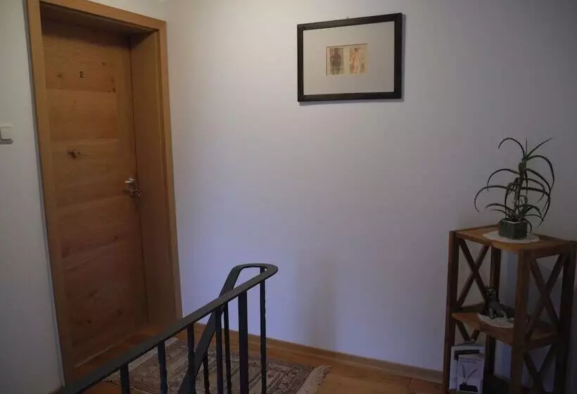 Aamiaismajoitus (B&B) Atelier Reinhart