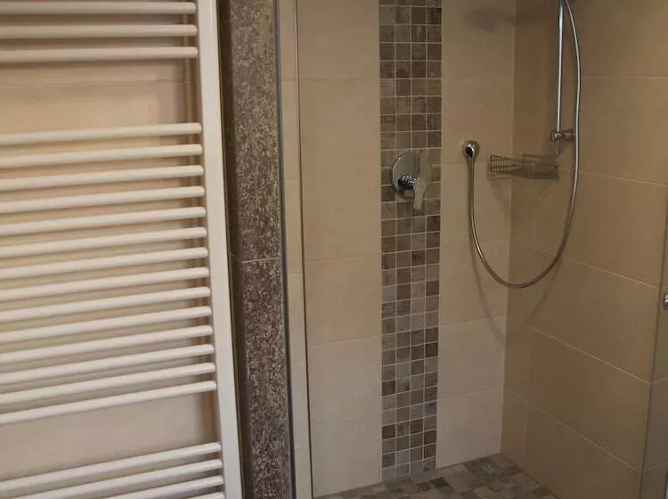 Aamiaismajoitus (B&B) Atelier Reinhart