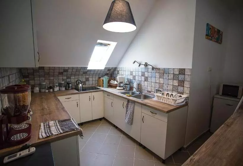 ベッドアンドブレックファースト Gyulavezér Lovasbirodalma