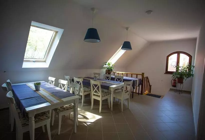 ベッドアンドブレックファースト Gyulavezér Lovasbirodalma