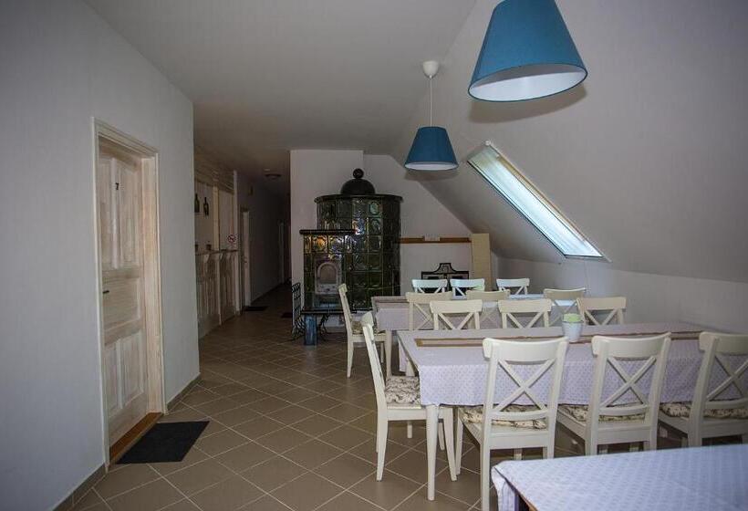 민박 Gyulavezér Lovasbirodalma