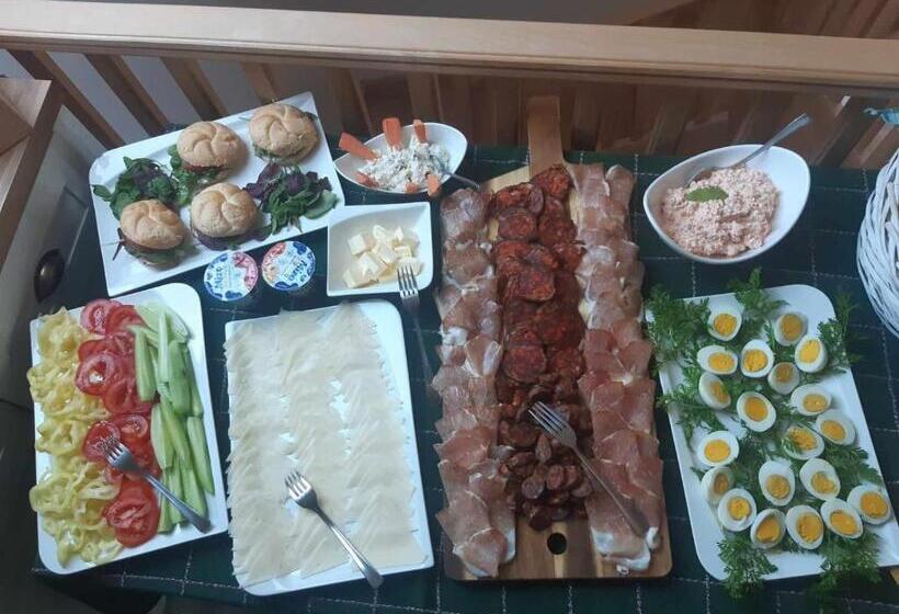 민박 Gyulavezér Lovasbirodalma