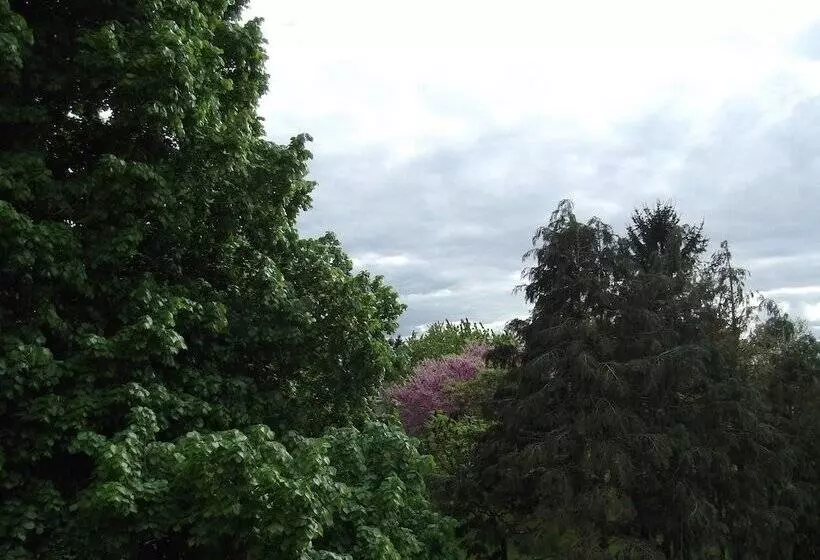 Aamiaismajoitus (B&B) Le Clos De La Font Queroy