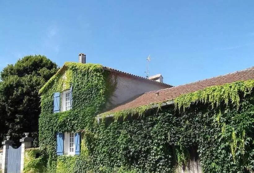 Aamiaismajoitus (B&B) Le Clos De La Font Queroy