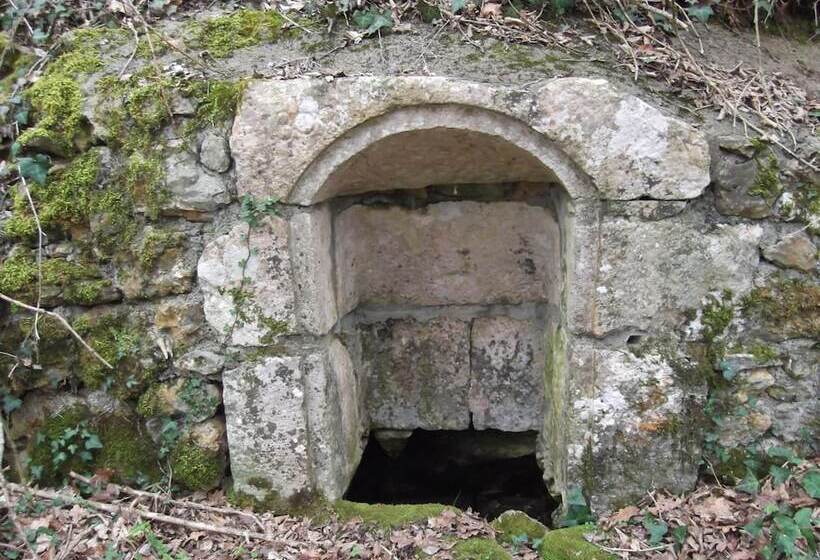 Bed and Breakfast Le Clos De La Font Queroy