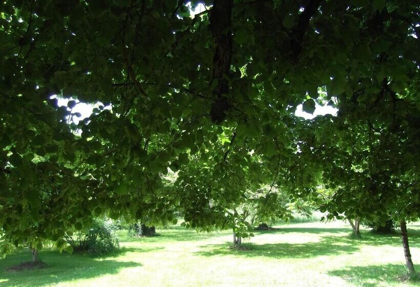 Bed and Breakfast Le Clos De La Font Queroy