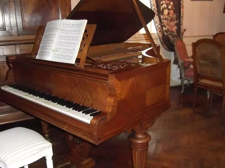 Aamiaismajoitus (B&B) Le Clos De La Font Queroy