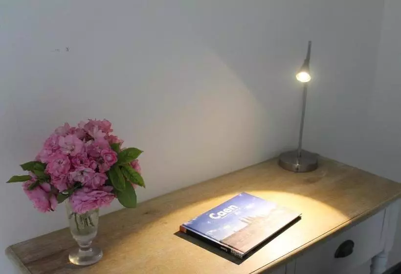 Aamiaismajoitus (B&B) Manoir De La Queue Du Renard