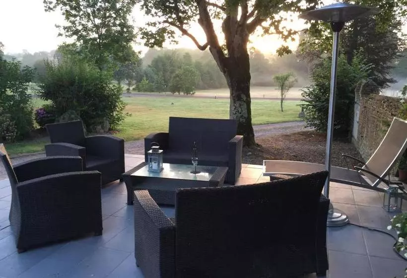 Aamiaismajoitus (B&B) Manoir De La Queue Du Renard