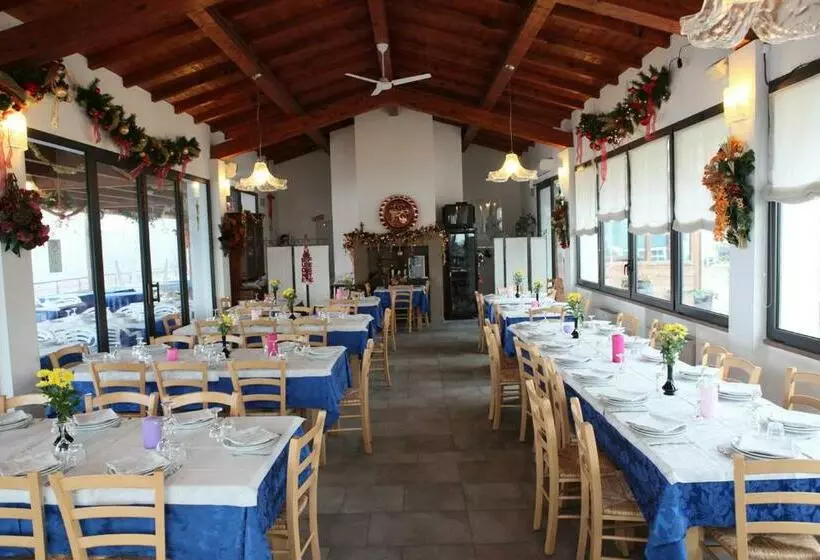 ホテル Agriturismo Apollinare