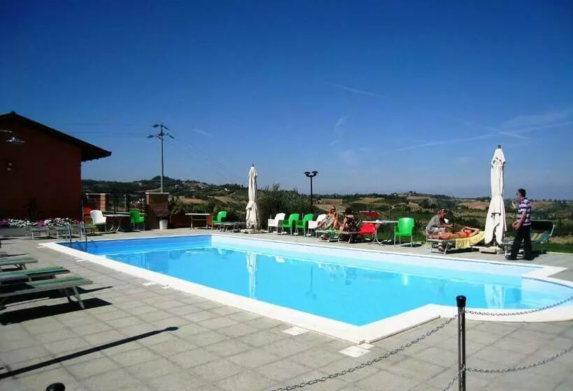 ホテル Agriturismo Apollinare
