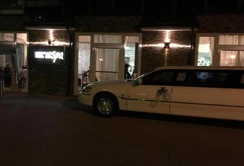 ホテル Albergo Ristorante Uspa