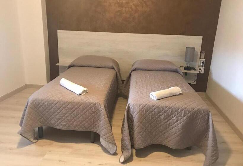 ホテル Albergo Ristorante Uspa