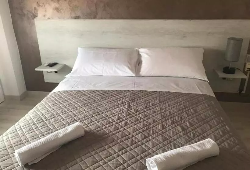 ホテル Albergo Ristorante Uspa