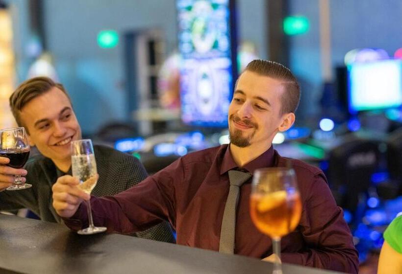 בית מלון כפרי Imperial Casino Strazny