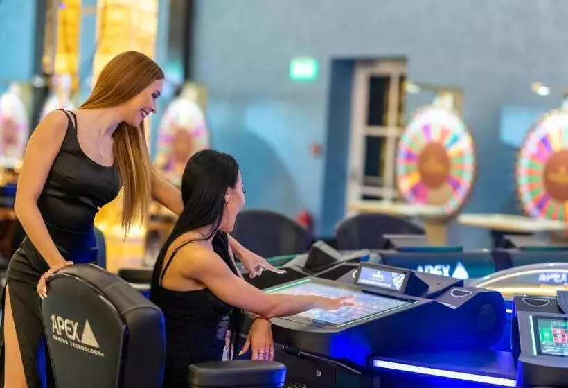 Hotelli Imperial Casino Strazny