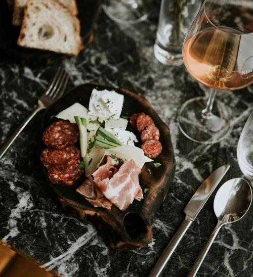 Отель Kristinus Borbirtok