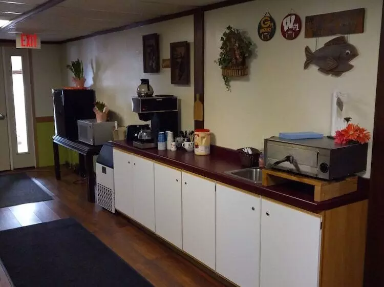 Motel 95 & Campground