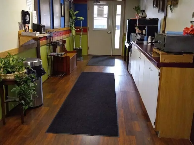 Motel 95 & Campground