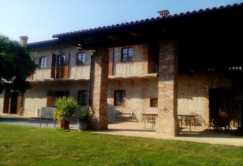 ペンション Cascina Stralla