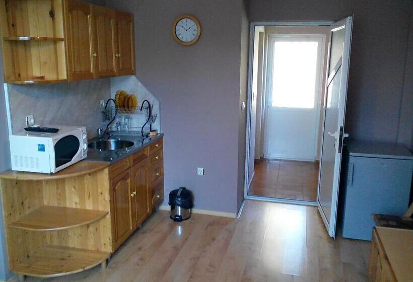 پانسیون Guesthouse Mirage