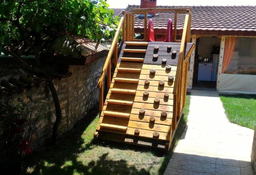 پانسیون Guesthouse Mirage