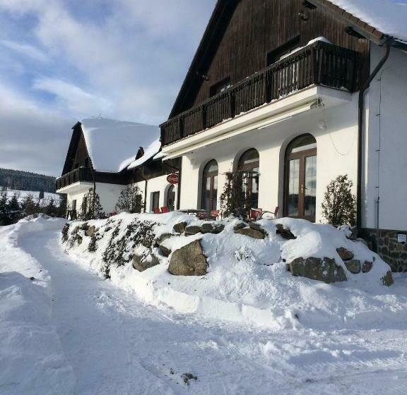 펜션 Penzion Tetřívek