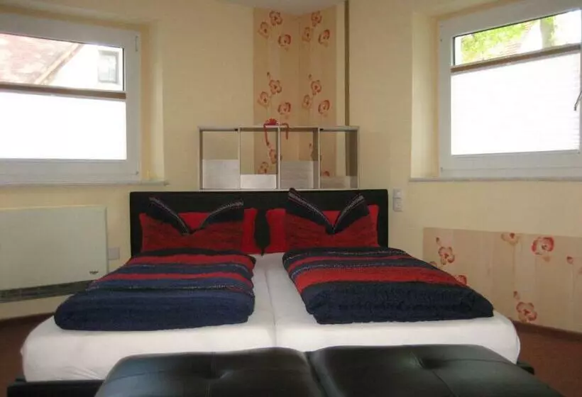 ペンション Schusters Lindenhof