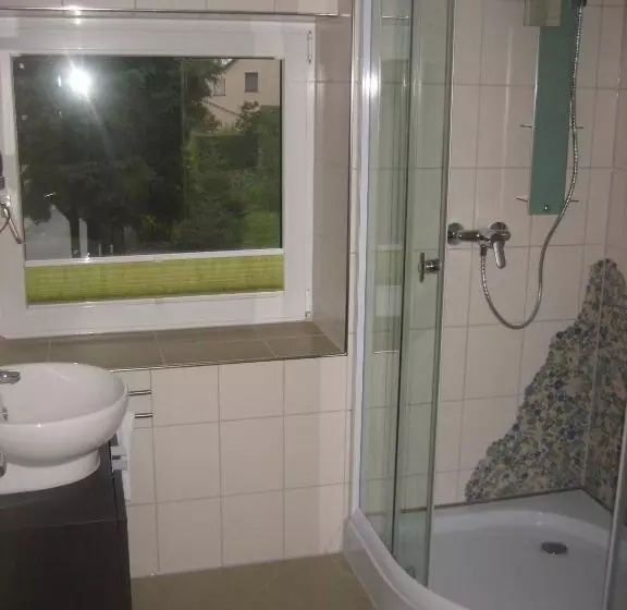 ペンション Schusters Lindenhof